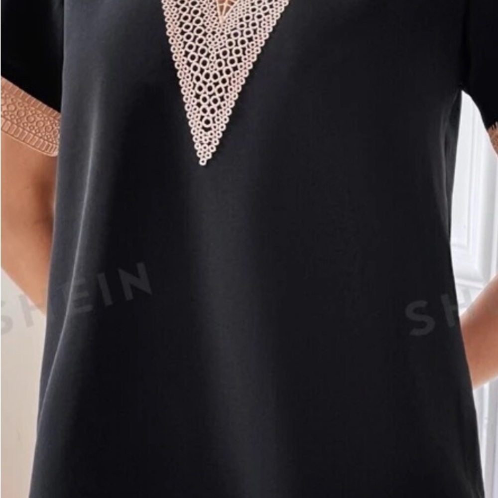 SHEIN LUNE Contrast Guipure Lace Blouse